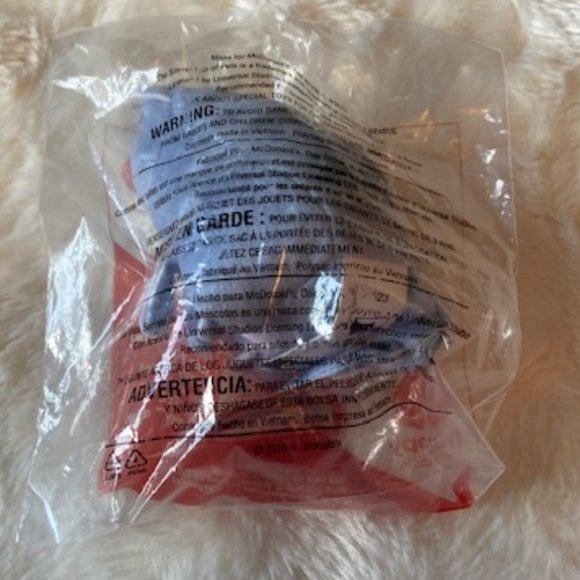 2/$30 McDonalds Secret Life of Pets Chloe Cat No 8 NIP - Picture 3 of 5